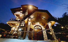 El Castillo Bed And Breakfast